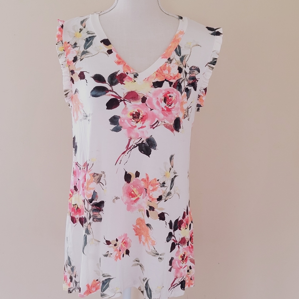 12pm by mon ami floral tee size large
